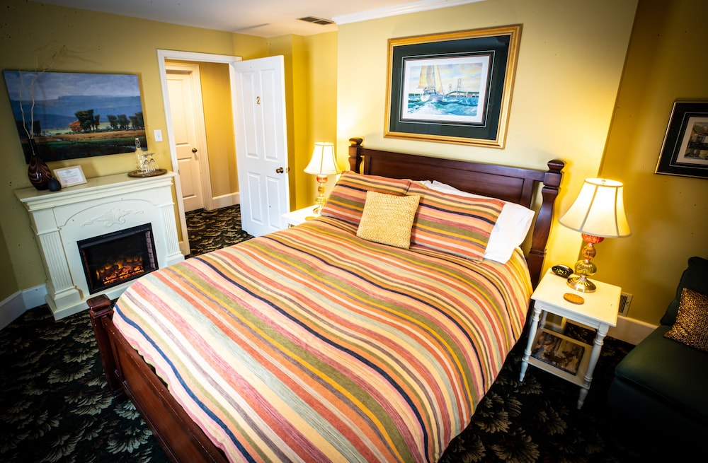 Twin Oaks Inn 9/69