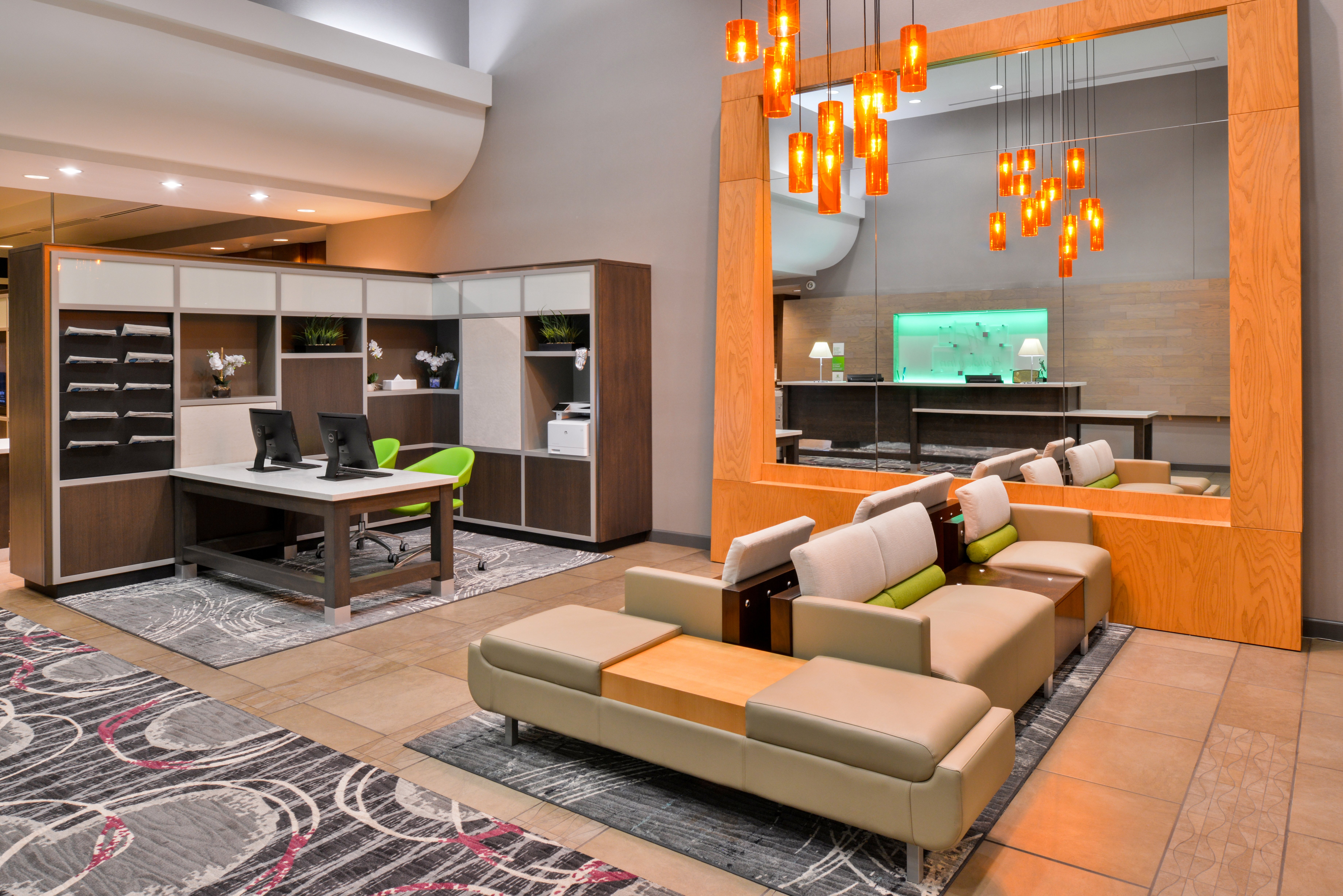 Holiday Inn Kansas City Airport 21/42