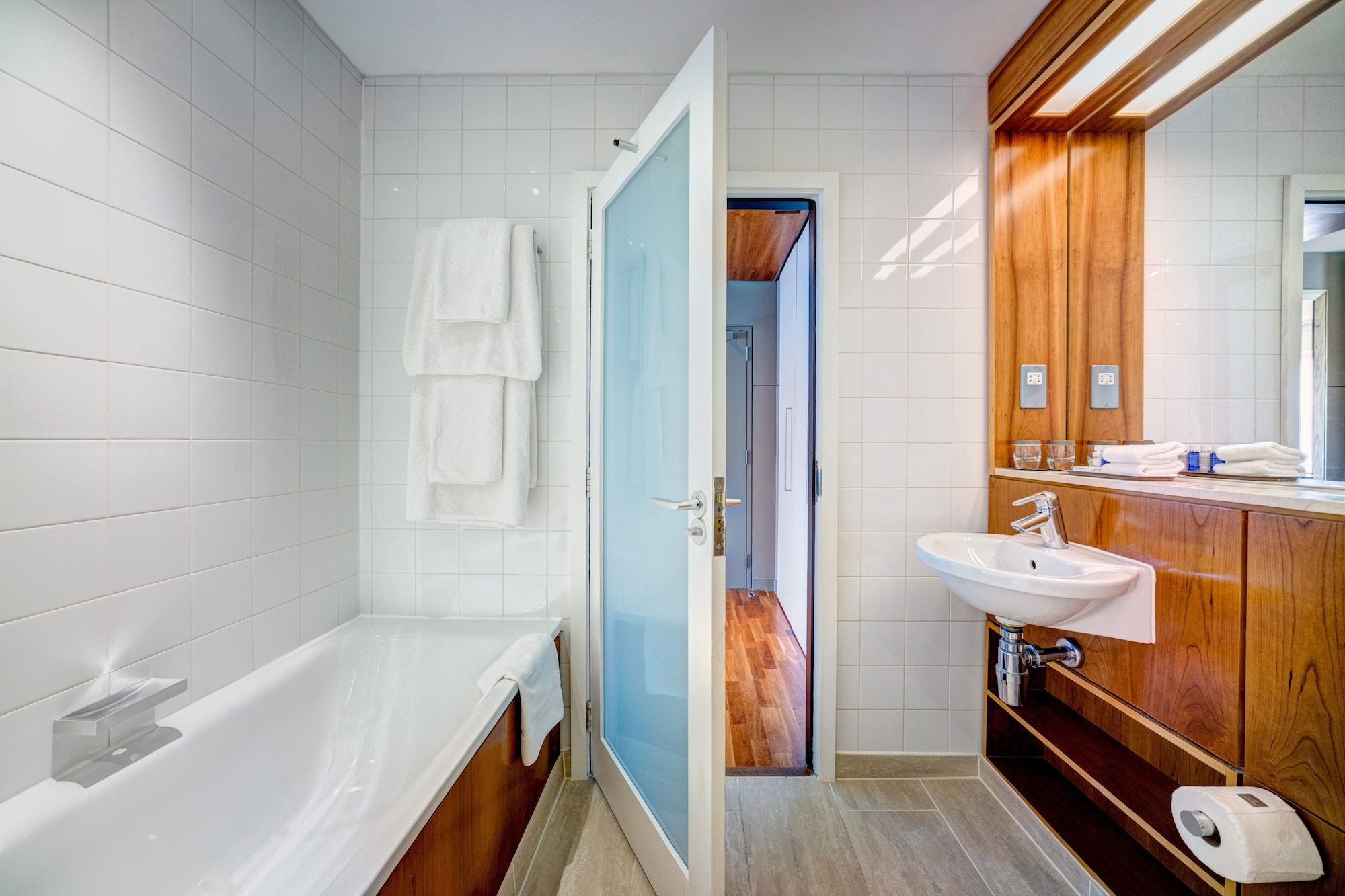 City, Twin Beds، Apex City 14/15