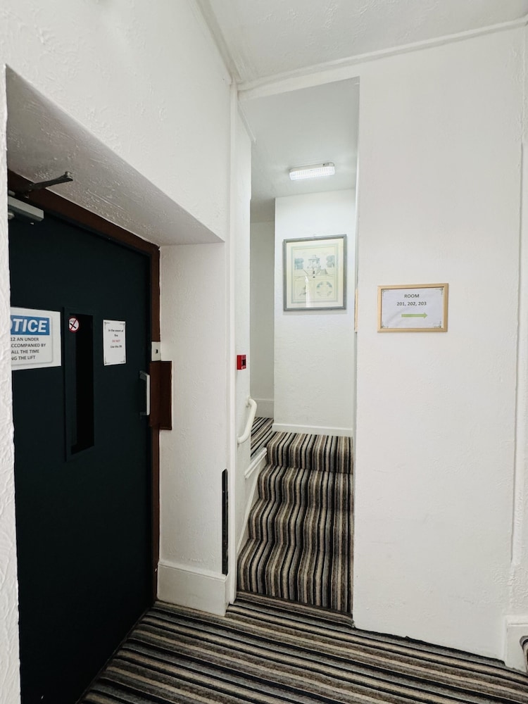 Carlton Court Hotel Eastbourne 2/49
