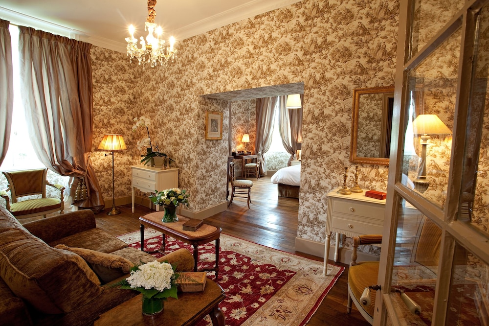 Chateau De Lalande 52/72