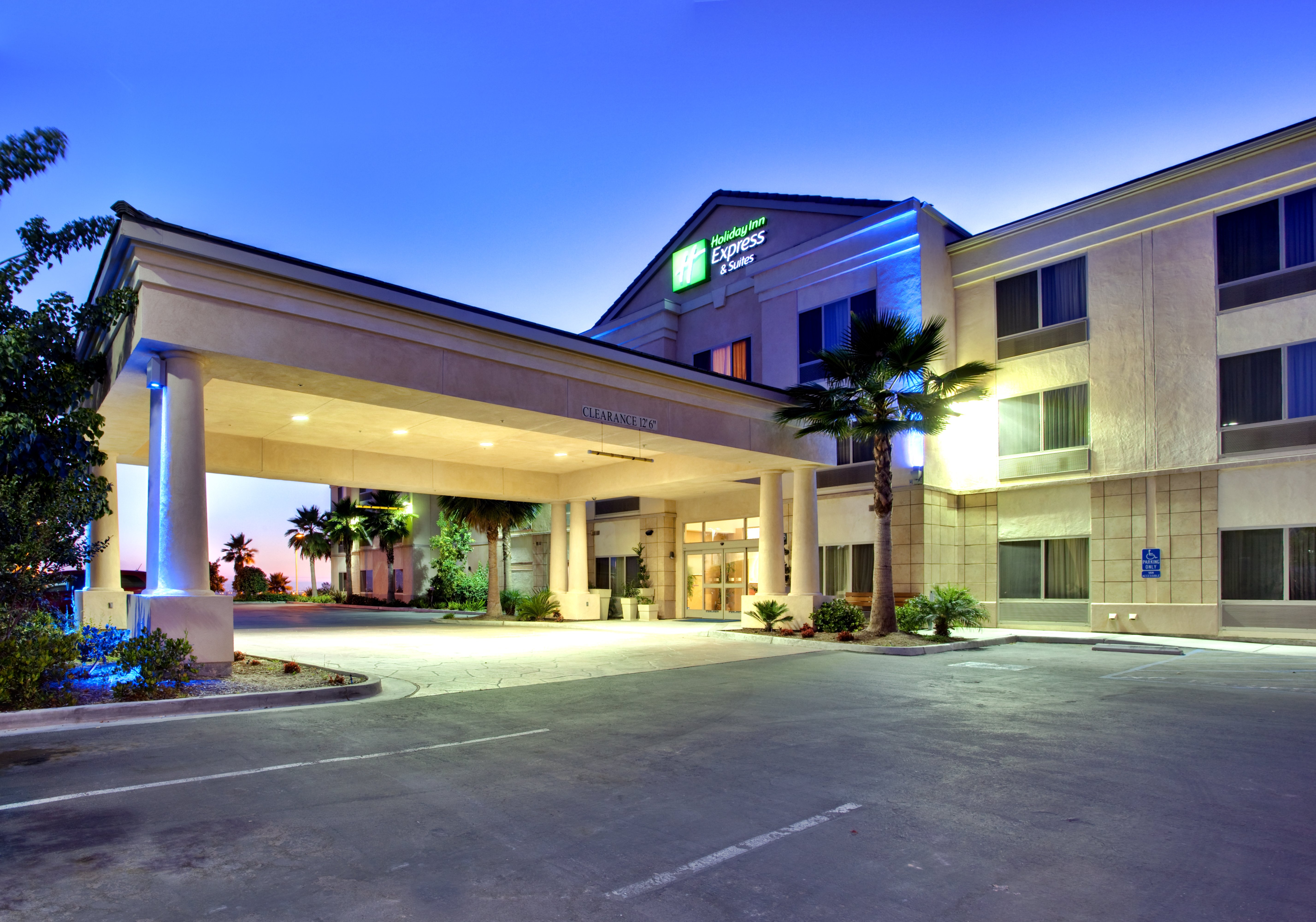 Holiday Inn Express Hotel Suites San Diego Otay 68/77