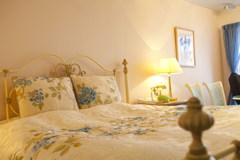 V Hotel - Adults Only 24/50