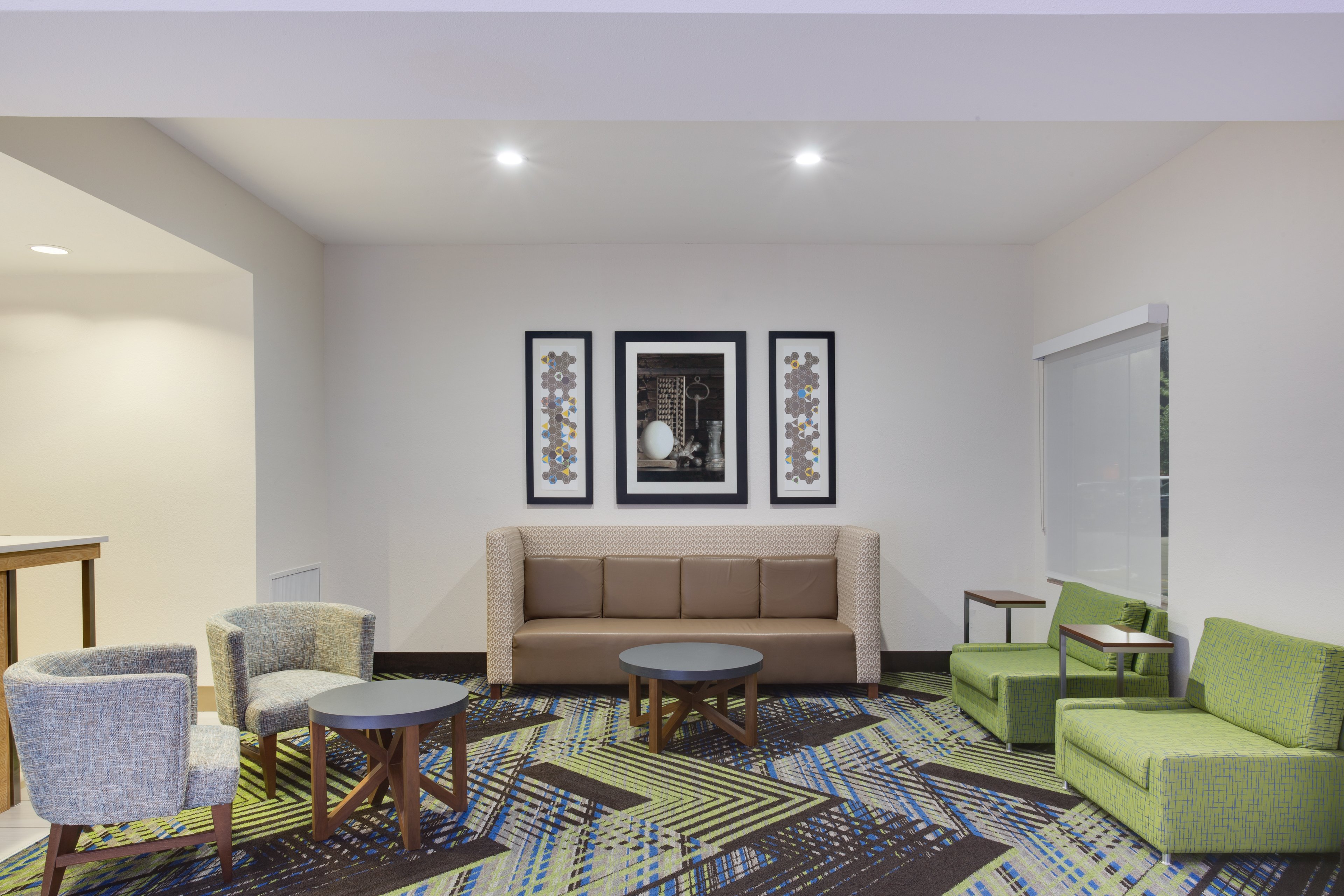 HOLIDAY INN EXPRESS & SUITES FLEMING ISLAND 24/38