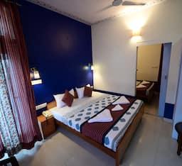 Super, Deluxe, Twin Beds