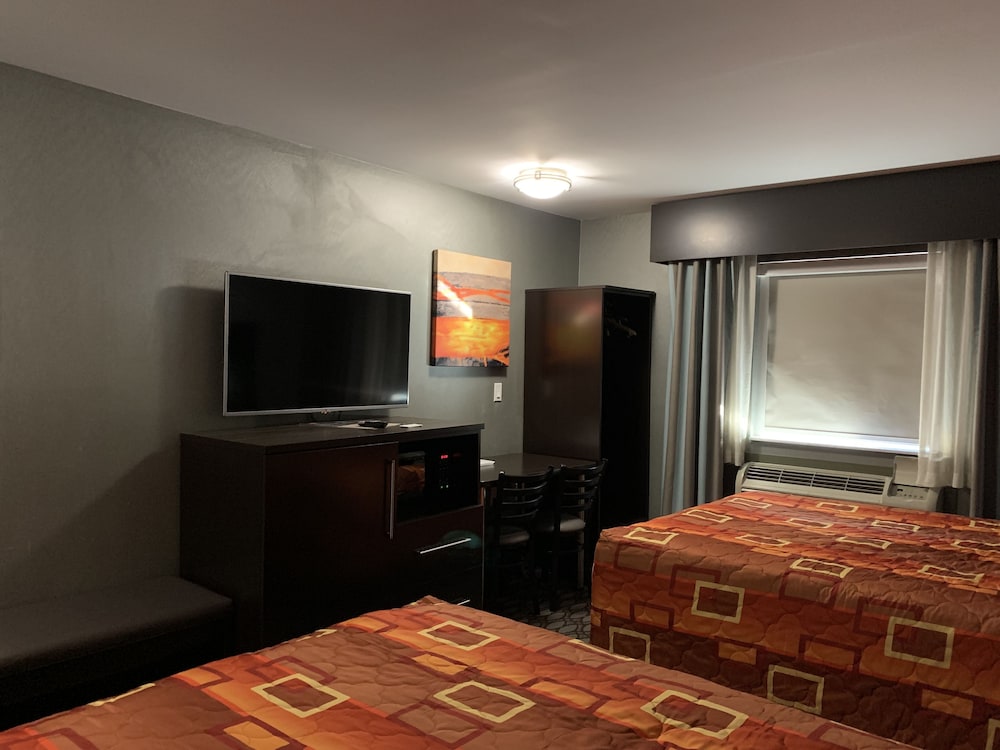 Red Carpet Inn Elmwood Park 23/48
