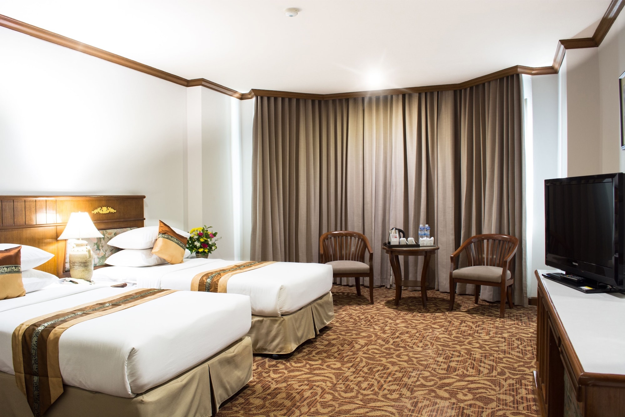 GRAND, DELUXE, DOUBLE BED