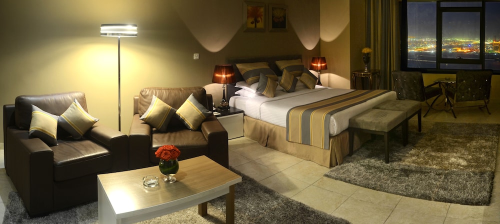 Magnum Hotel and Suites West Bay 40/54