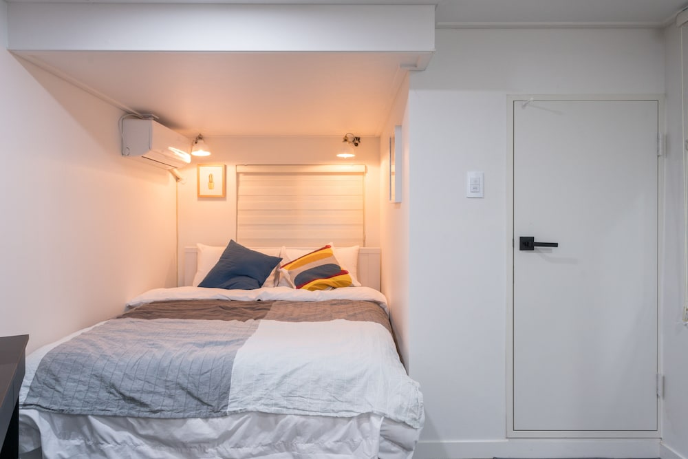 Mono House Hongdae 2 18/71