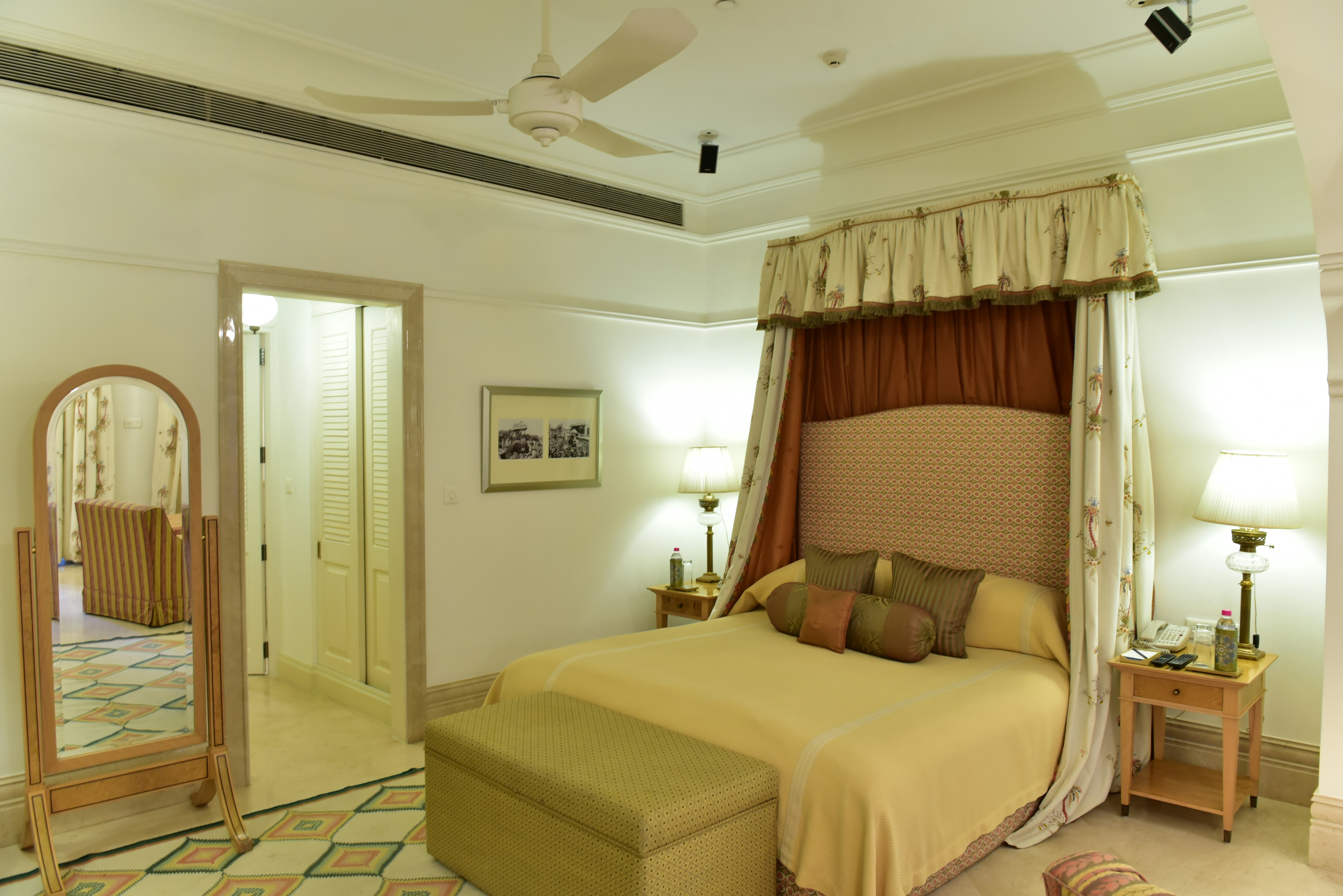 TAJ FALAKNUMA PALACE 20/81