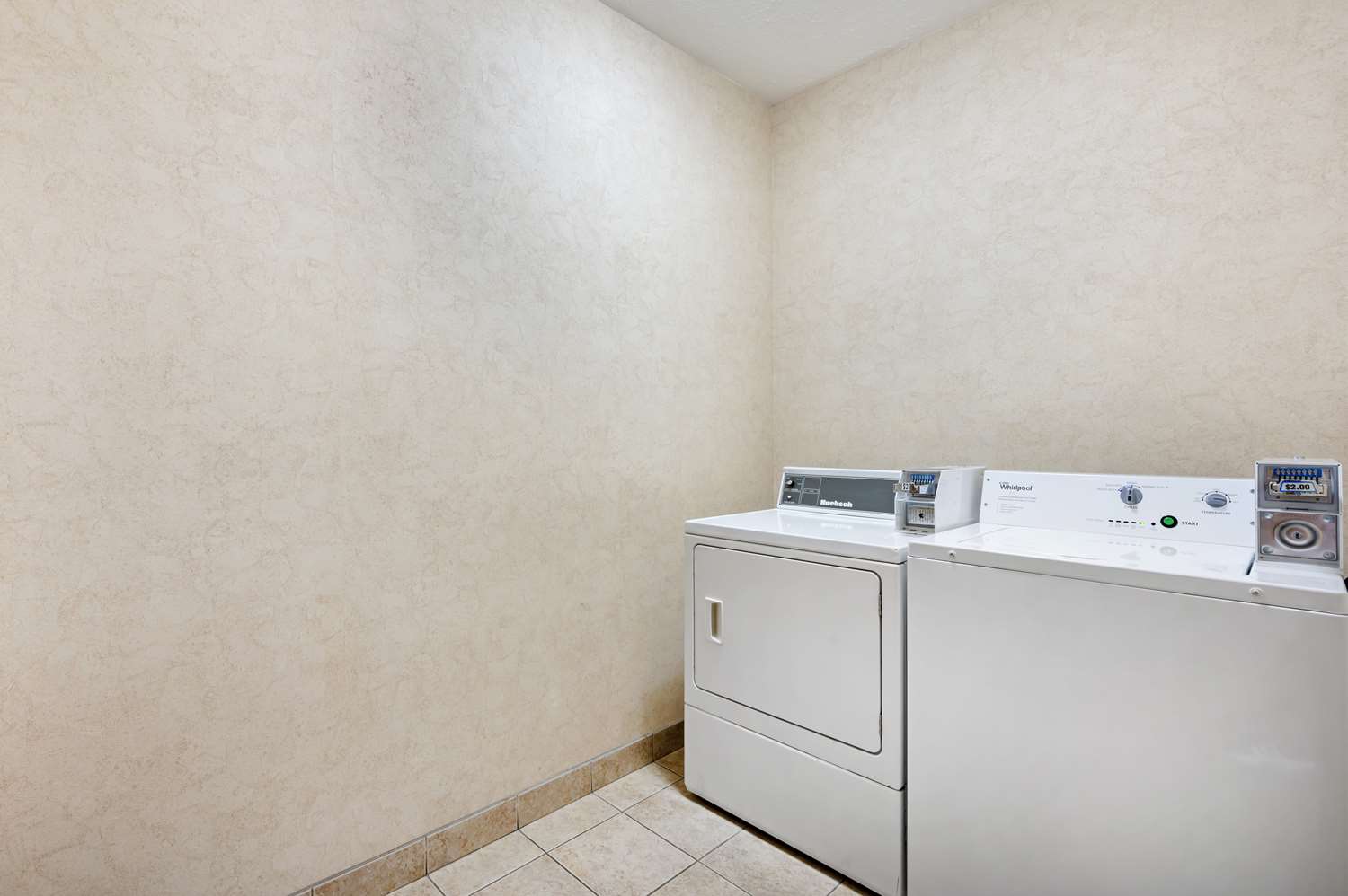Best Western Plus Howe Inn 7/36