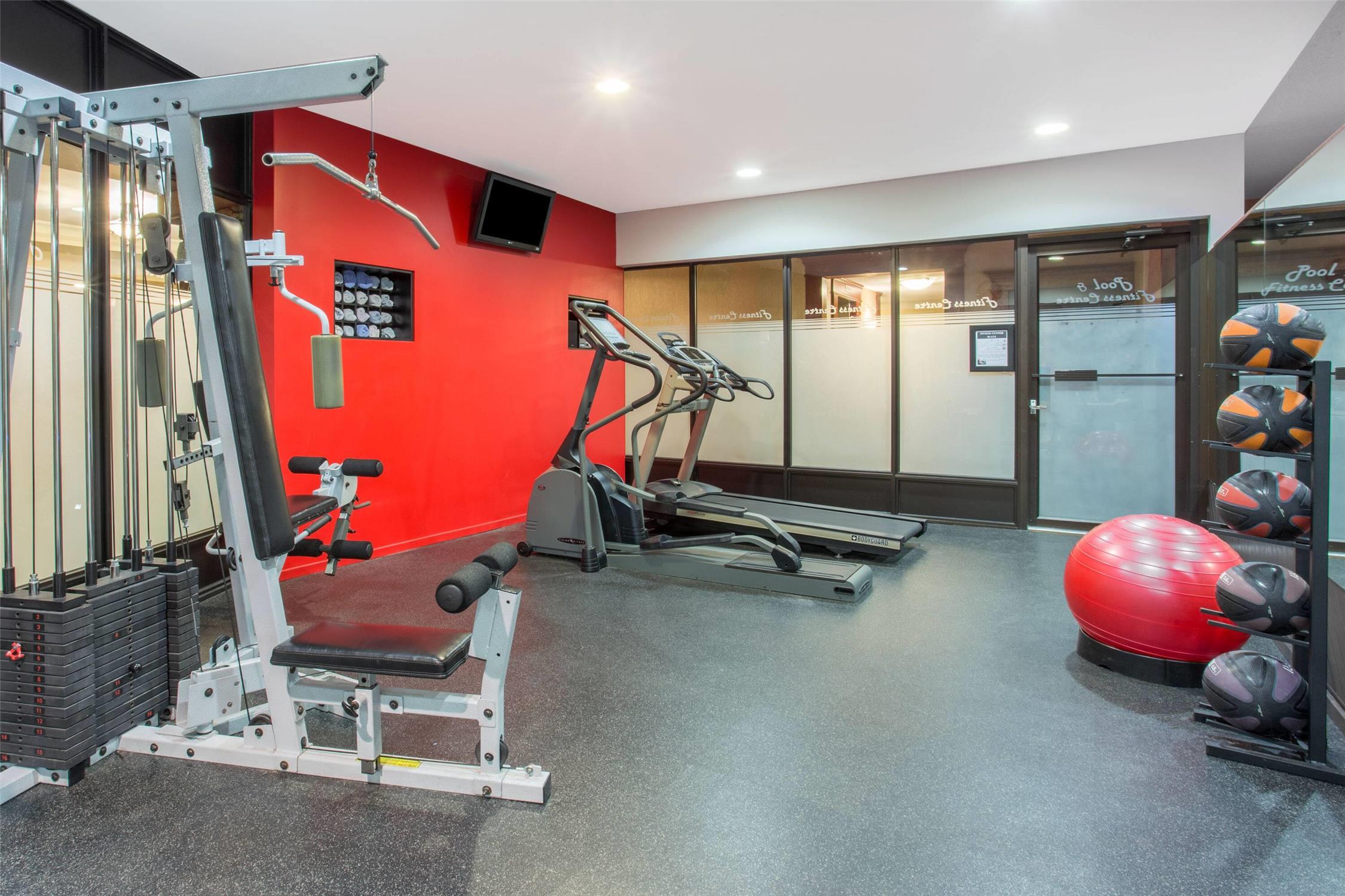 Ramada by Wyndham Kelowna Hotel & Conference Center 14/19