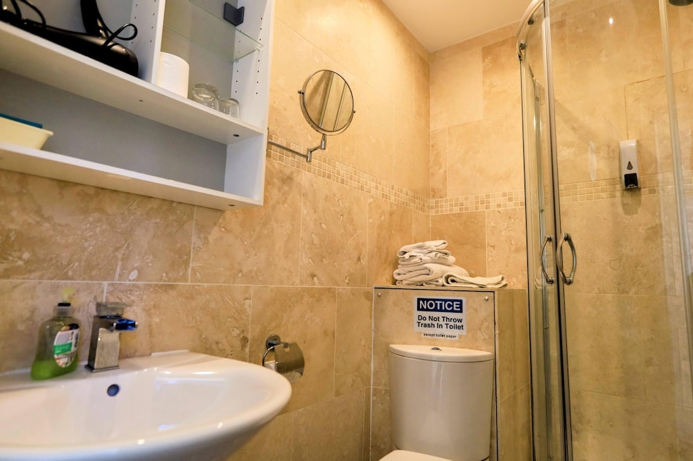 Edinburgh Holiday Guest House 34/40