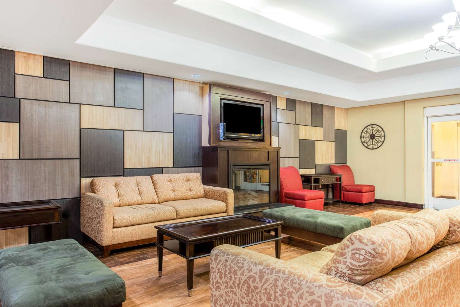 La Quinta Inn & Suites by Wyndham Ennis 26/50