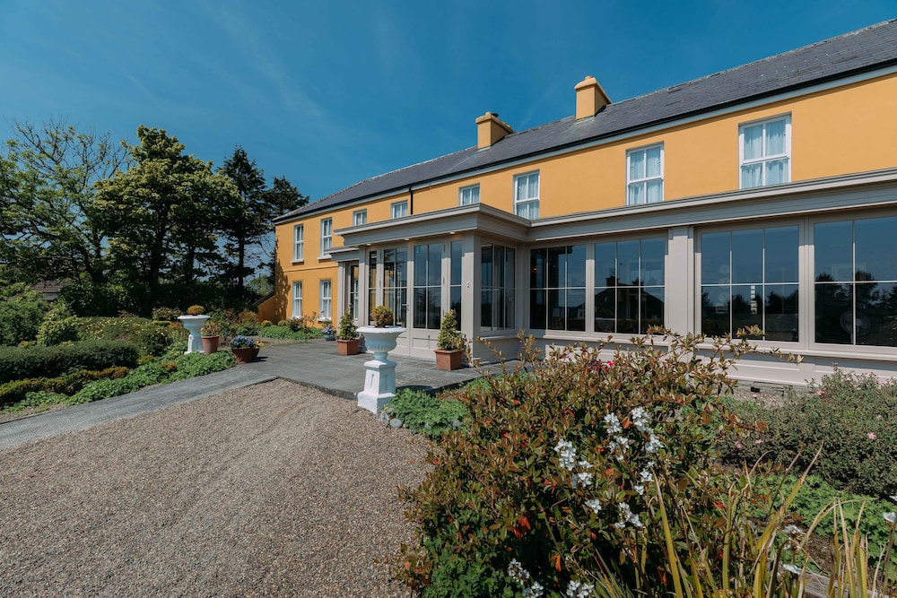 Sheedy's Country House 40/42