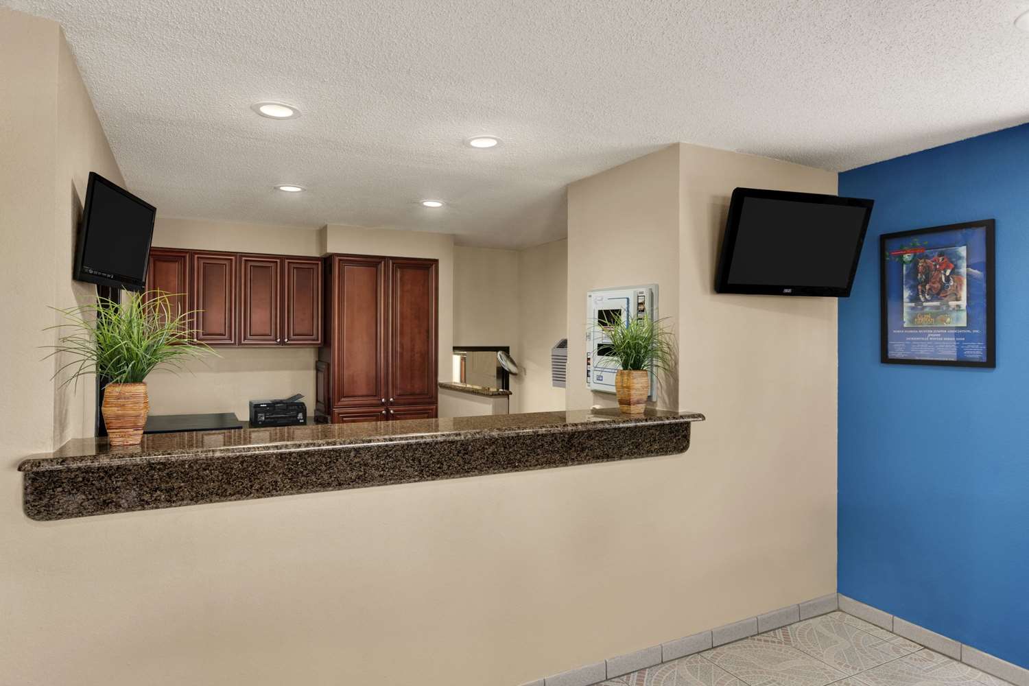 Days Inn by Wyndham Orange Park/Jacksonville 5/18