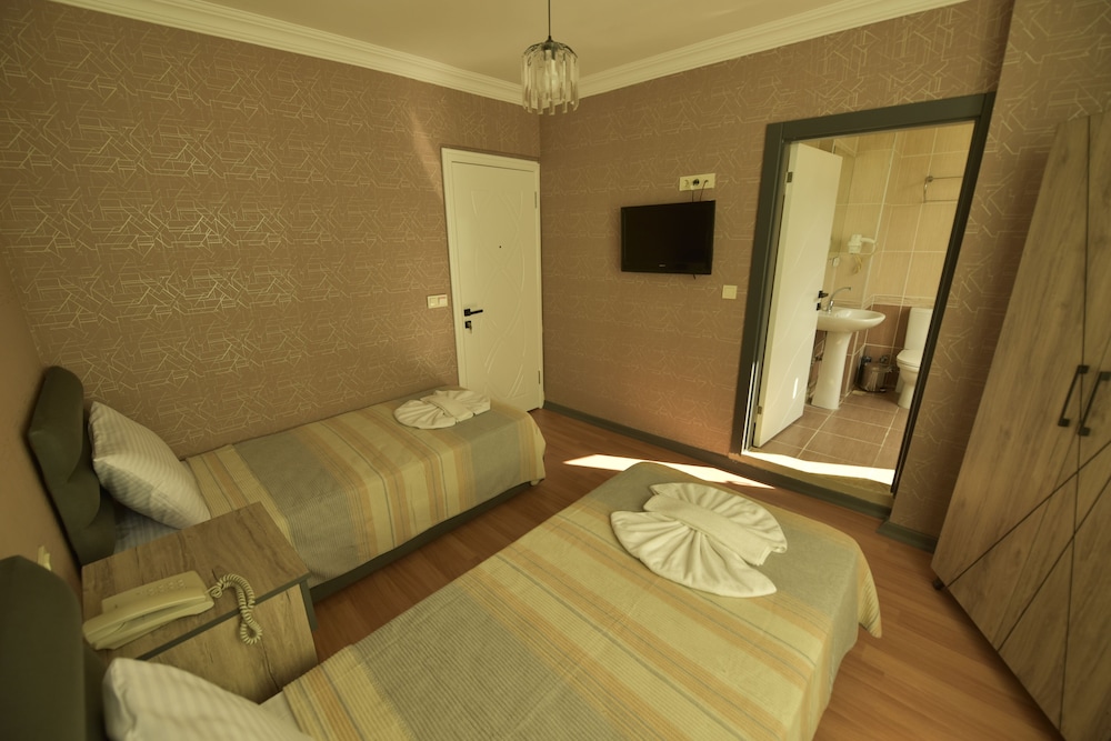 THE LUXX BOUTIQUE HOTEL 36/53