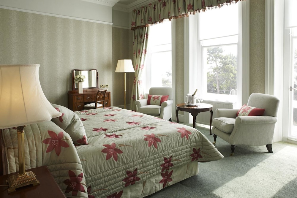 Grand Hotel Eastbourne 28/74