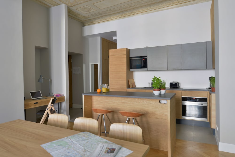 Stradonia Serviced Apartments 8/76