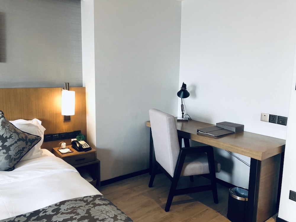 Shenzhen Hongdu Hotel 25/60
