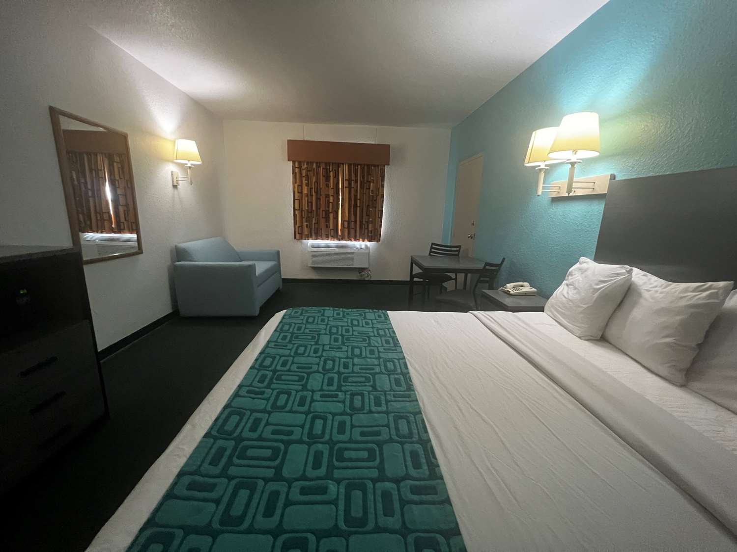 Howard Johnson By Wyndham Galveston 12/36