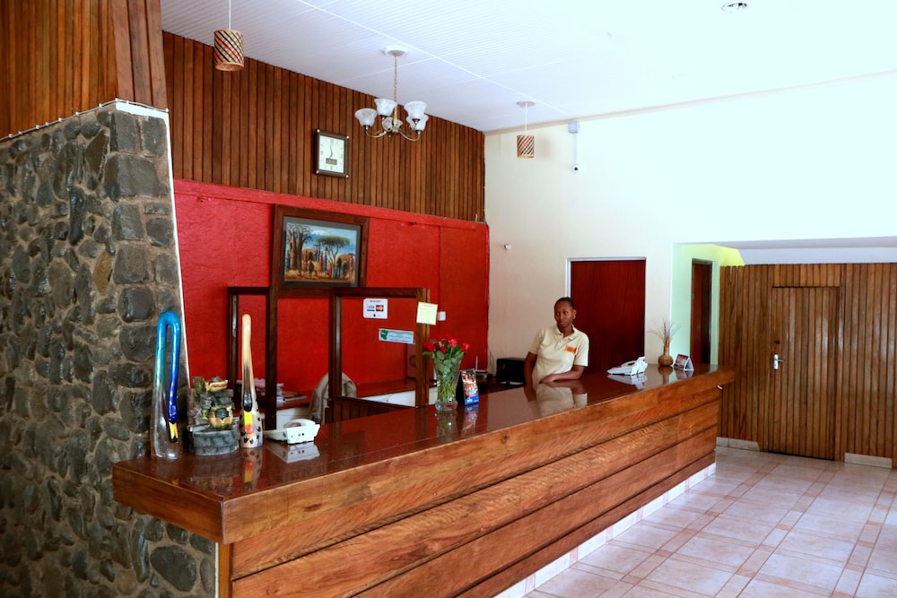 The Equator Hotel 8/60