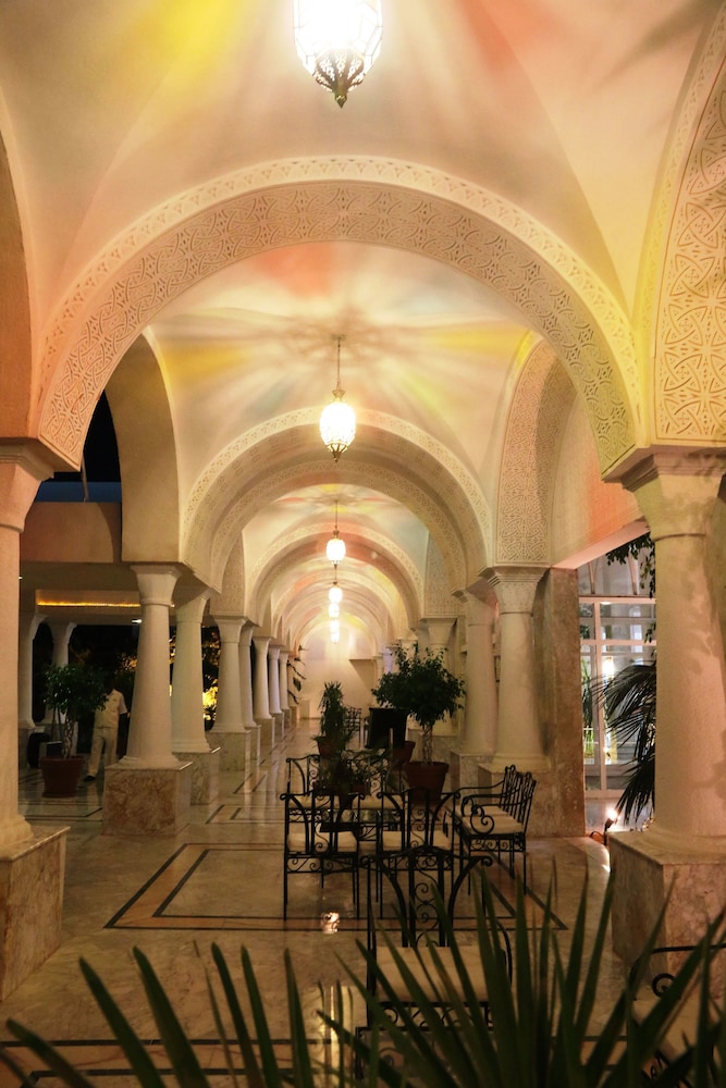 LE ROYAL HAMMAMET 36/50