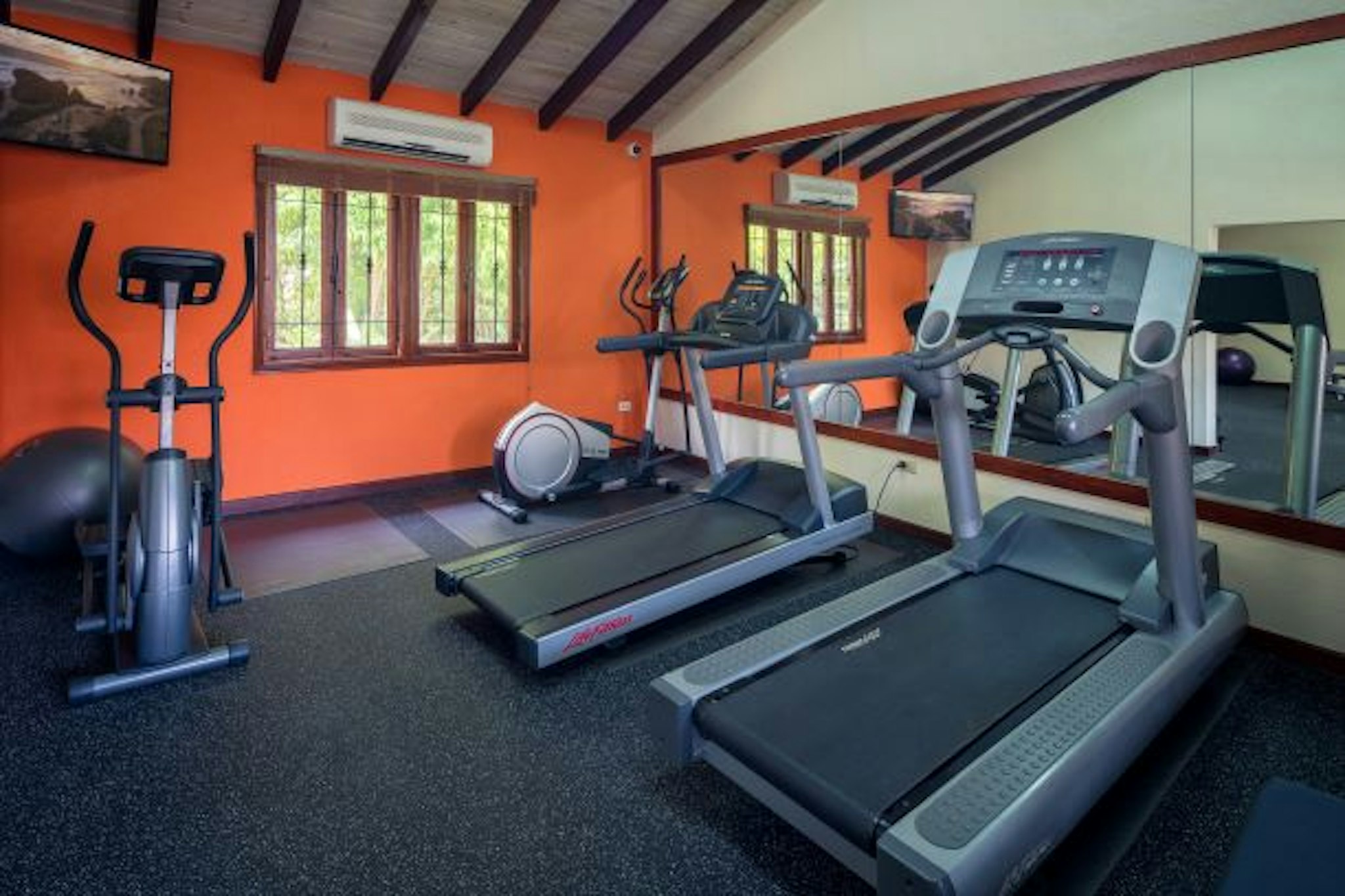 Sugar Cane Club Hotel & Spa 23/43