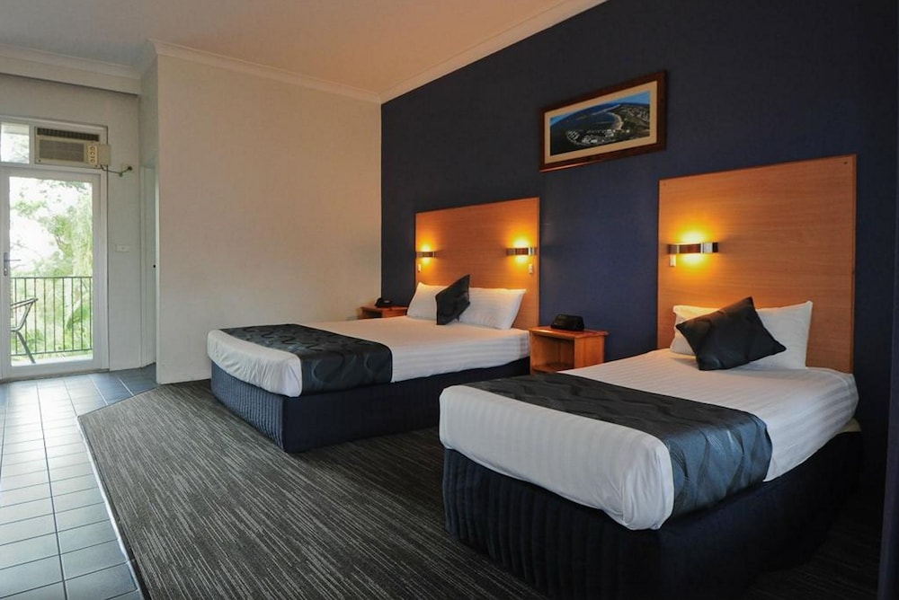 Sanctuary Resort Motor Inn 10/30