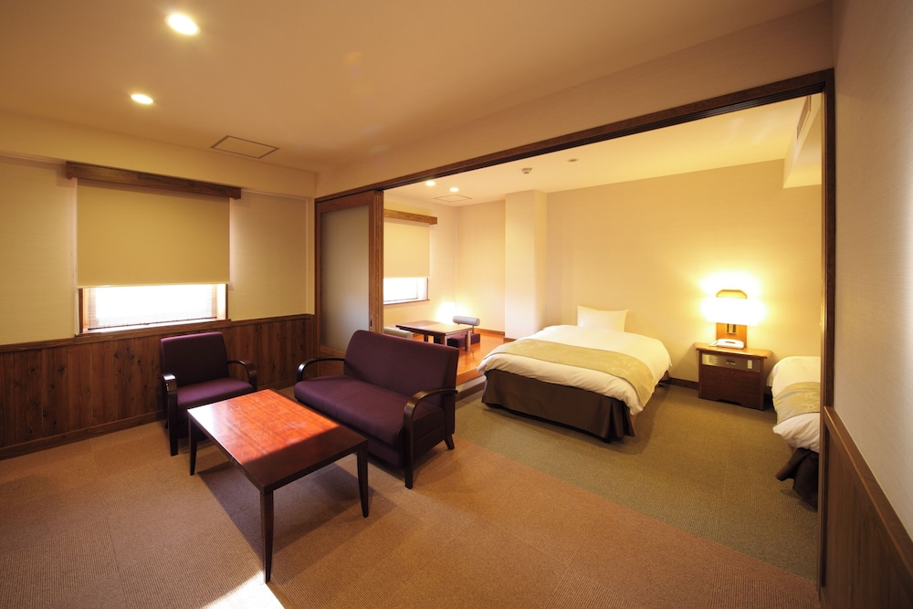 Suite, Twin Beds