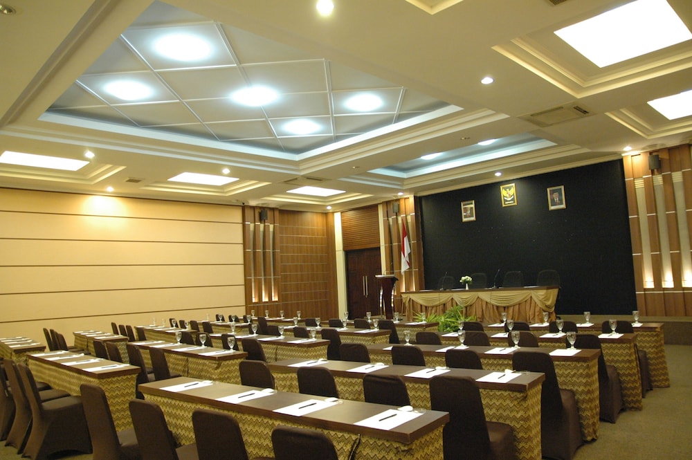 Riyadi Palace Hotel 48/61
