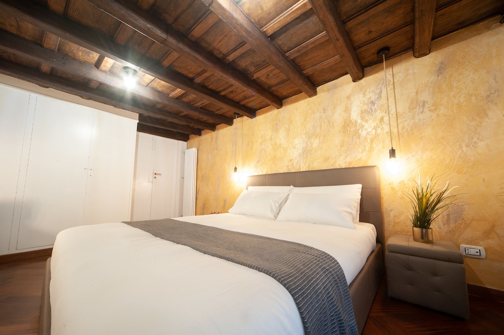 Navona Rooms with Jacuzzi 22/71
