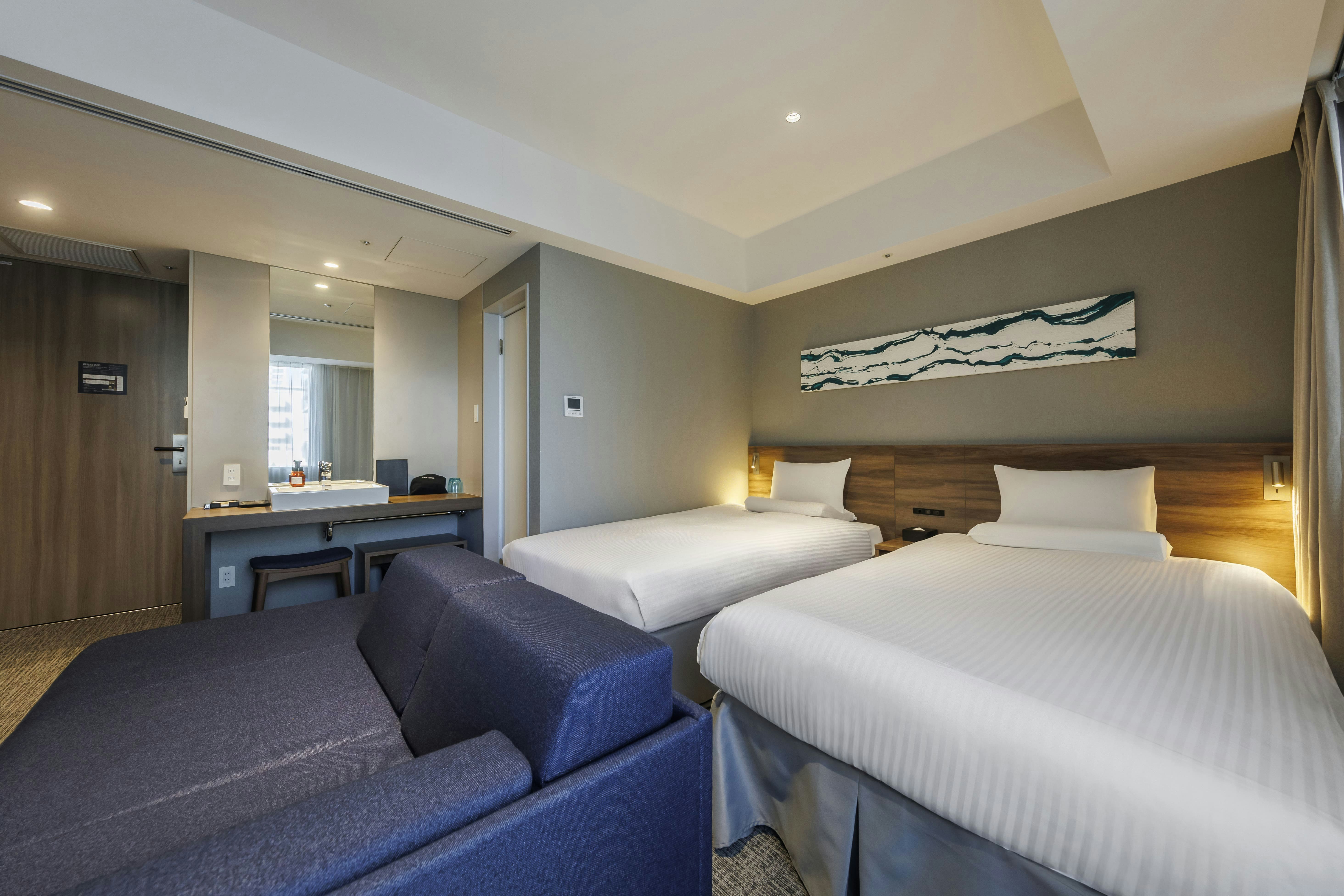 PREMIER, TWIN BEDS