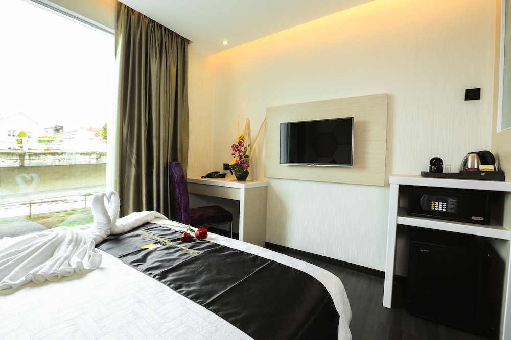 Mercury Boutique Hotel 24/50