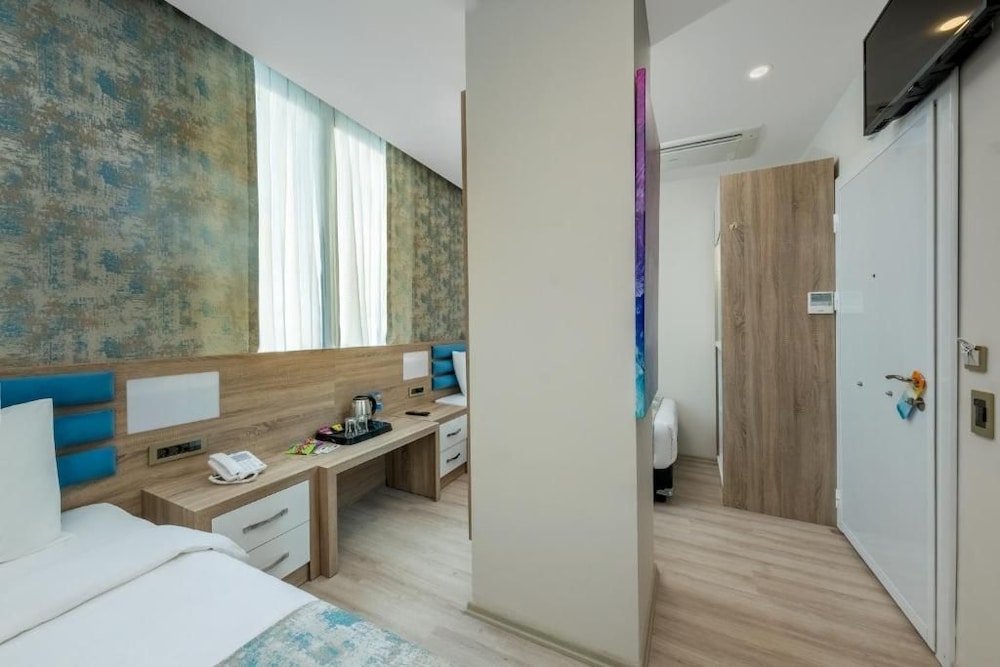 Anelli Hotel 40/40