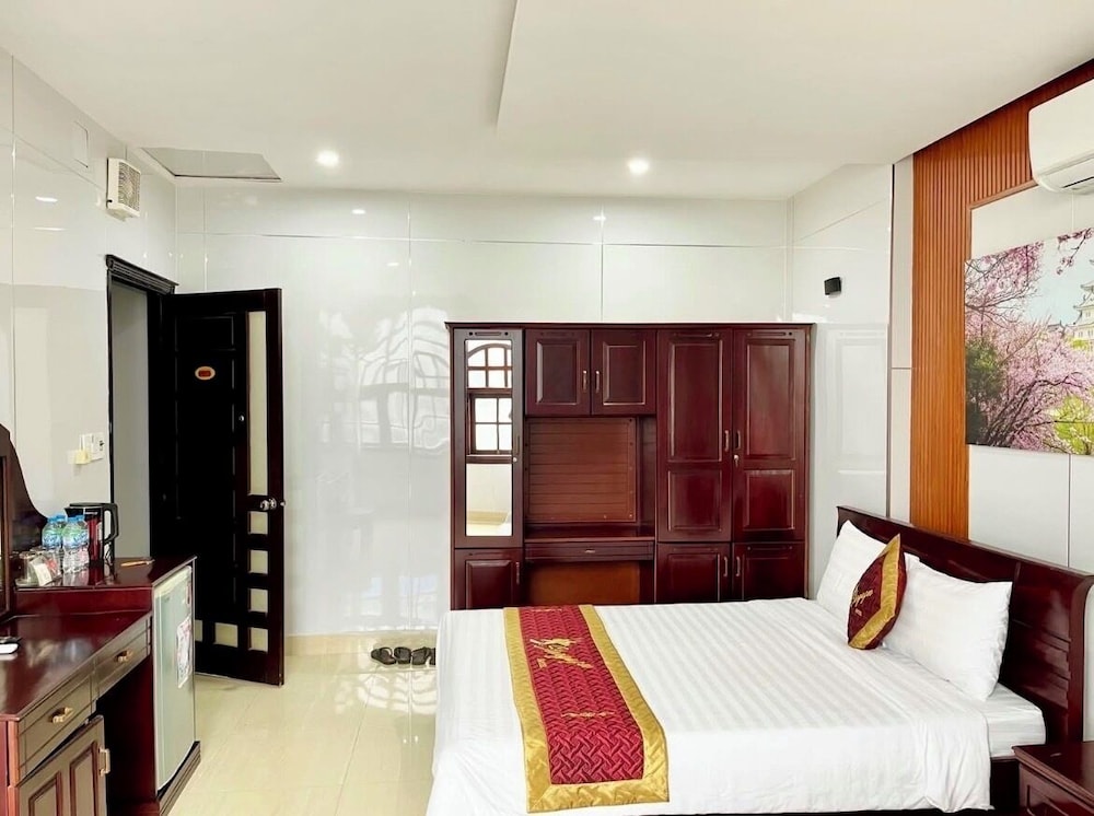 Stargazer Hotel 8/40