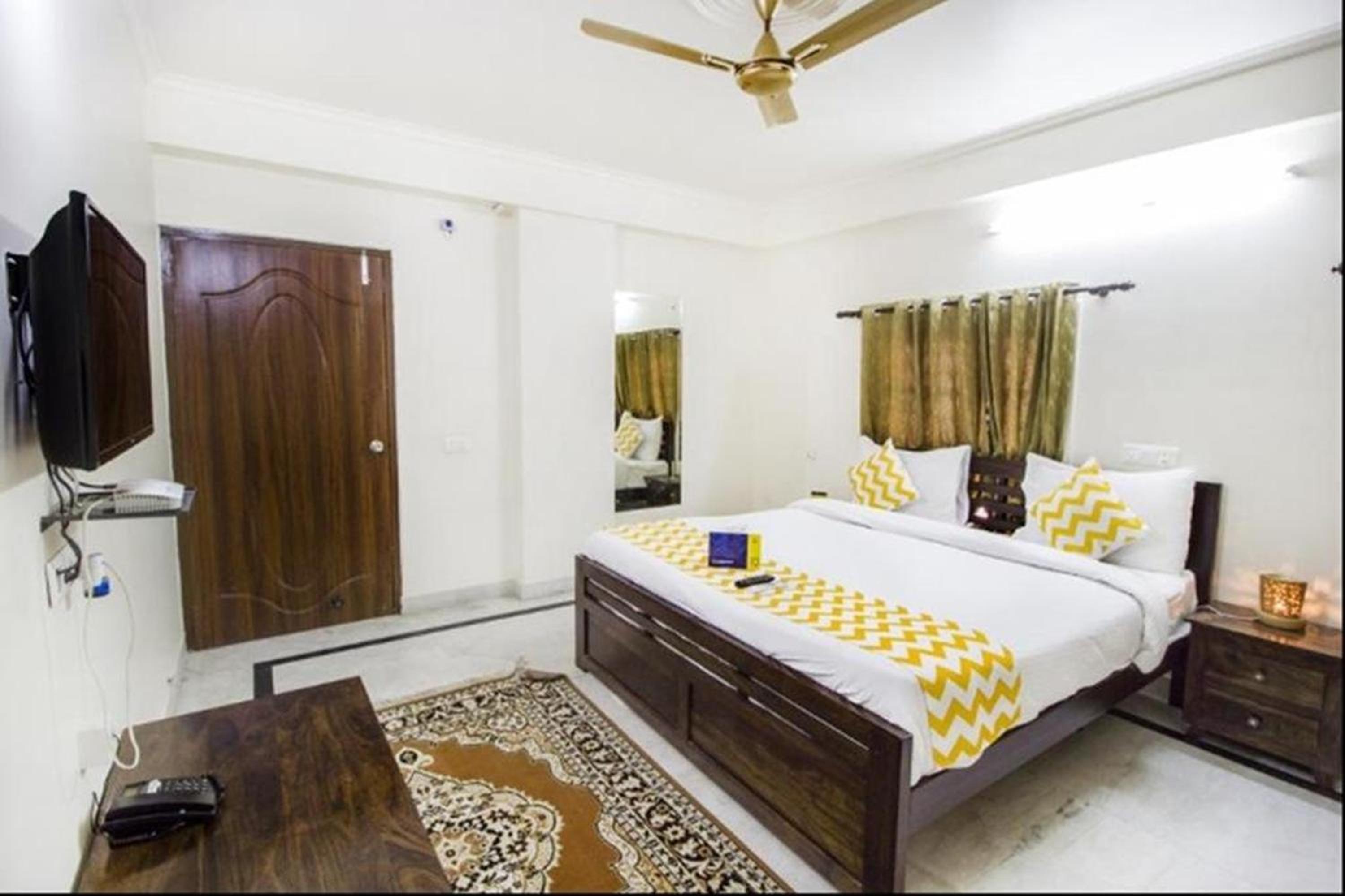 Fabhotel Dior Pink City
