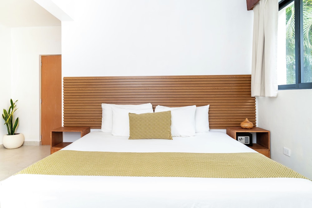 Enigmatic Boutique Hotel 14/44
