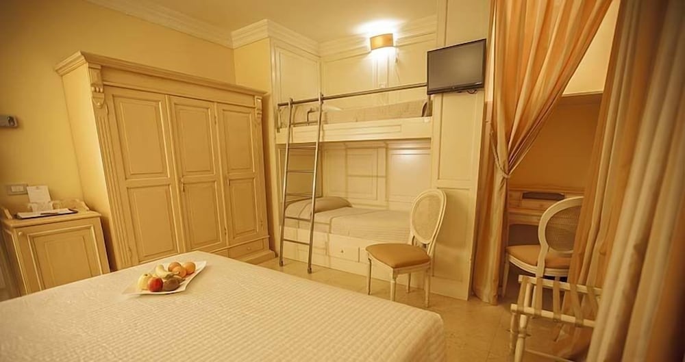 Palace Hotel Vieste 32/42