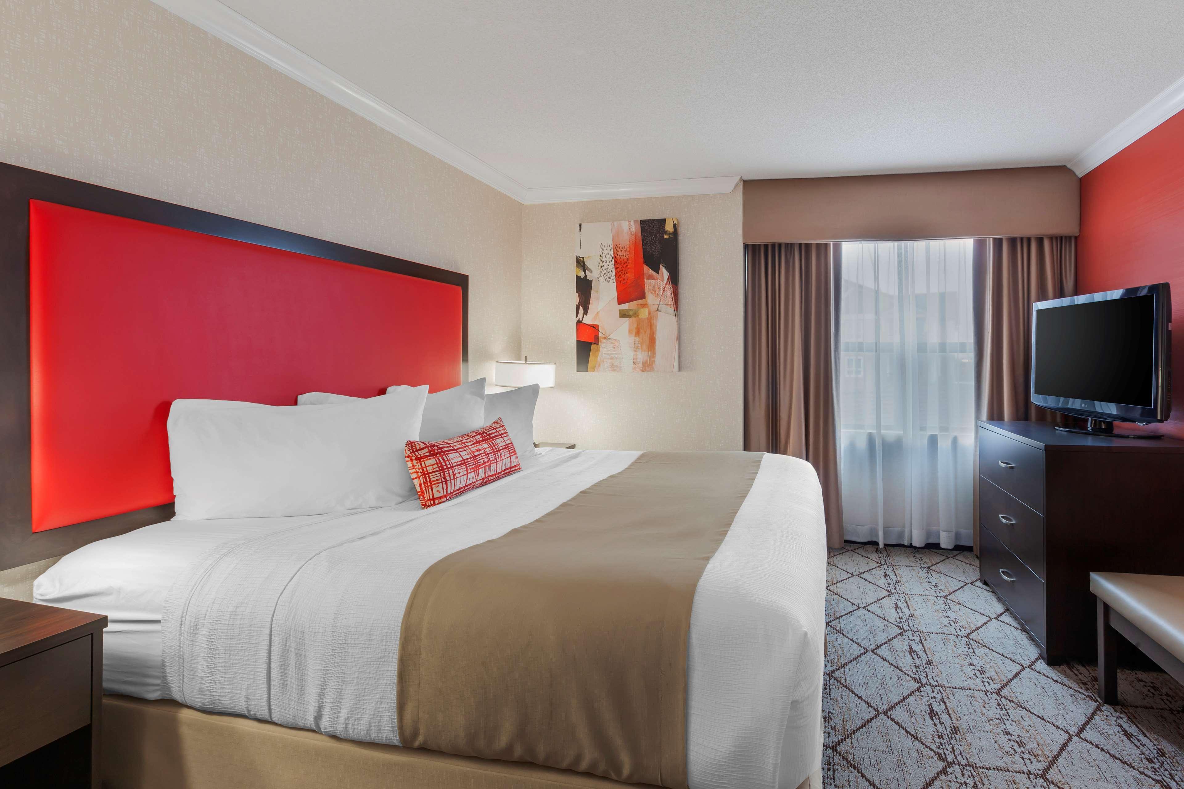 جناح بسرير كينج مع أريكة في طابق مرتفع، Best Western Plus Rose City Suites 5/10
