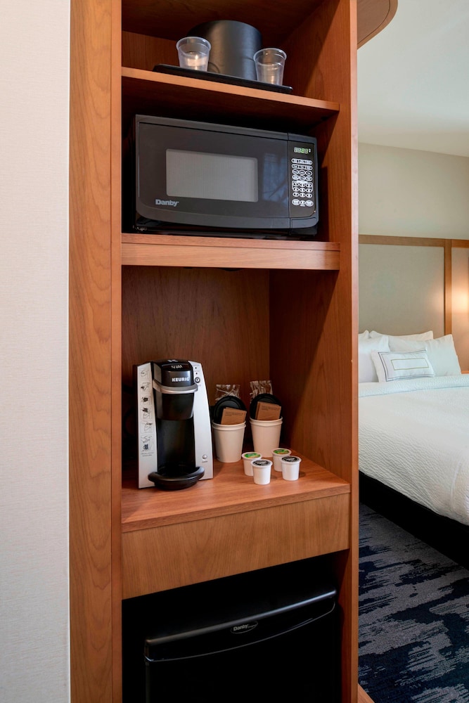 Fairfield Inn And Suites Columbus In 21/50