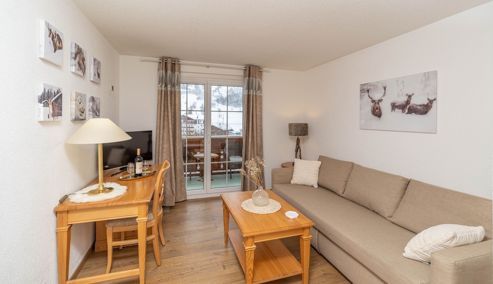 Grichting Hotel & Serviced Apartments 41/65