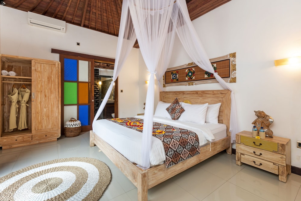 3 BEDROOMS, LUXURY, VILLA, PRIVATE POOL