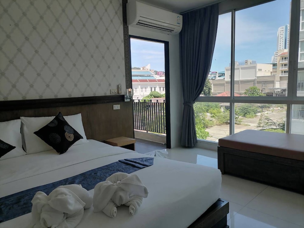NJ PATONG HOTEL 14/53