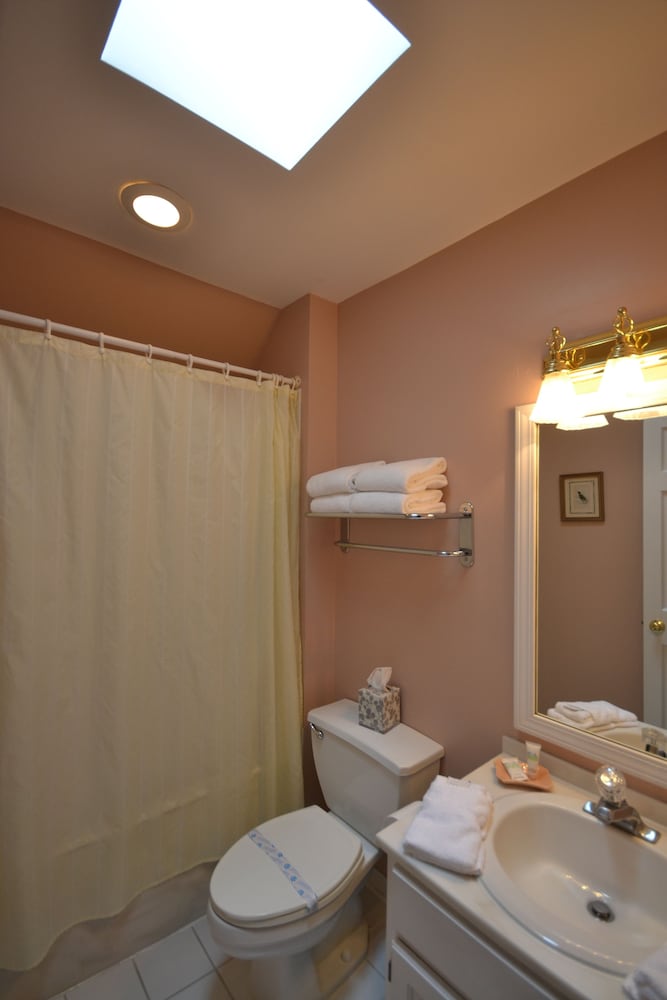 Century Suites Hotel 50/50