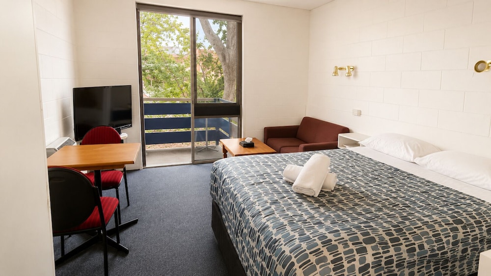 Pathfinder Motel 22/50