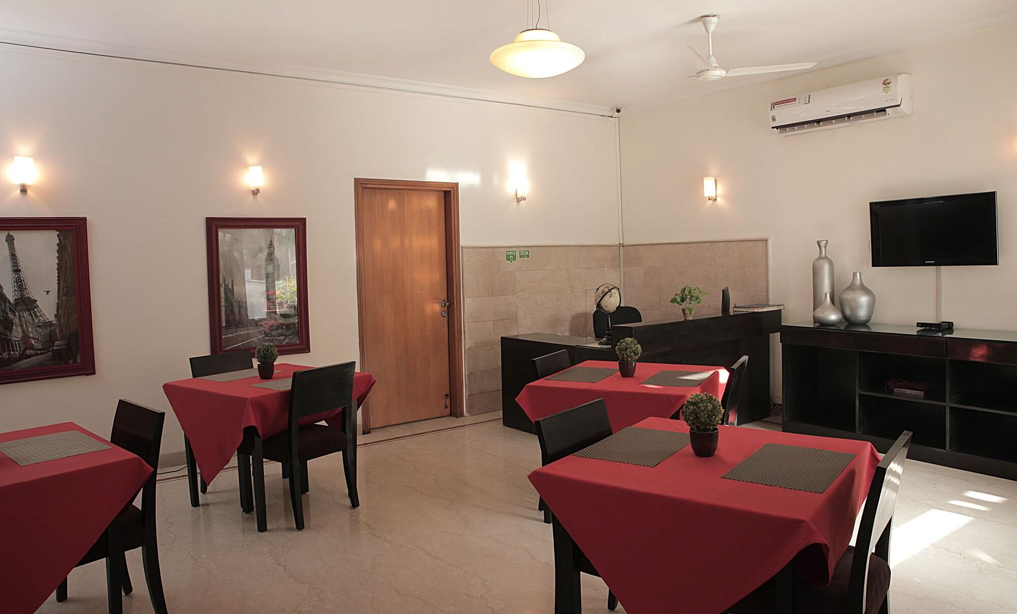 Ahuja Residency Cyber City I 19/27