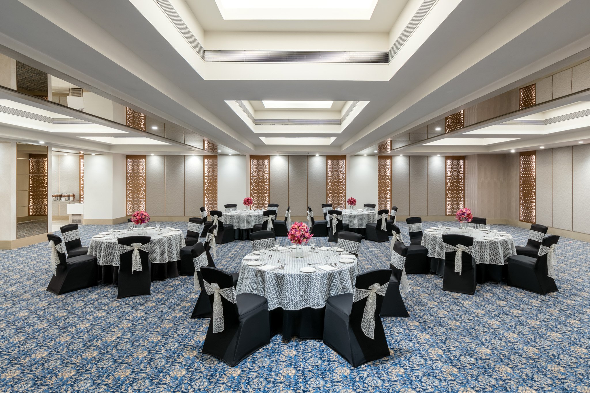 Vivanta Ahmedabad Sg Highway 43/47