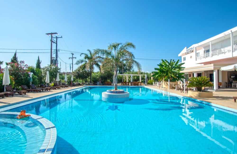 Ikaros Hotel 45/70