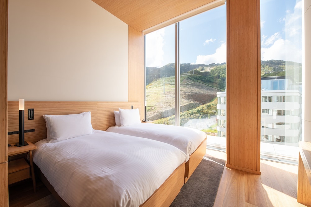 4 BEDROOMS, PENTHOUSE